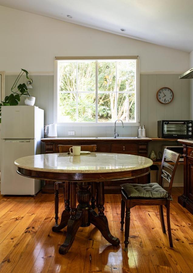 Romantic Cottage, Tamborine Mountain Exterior photo
